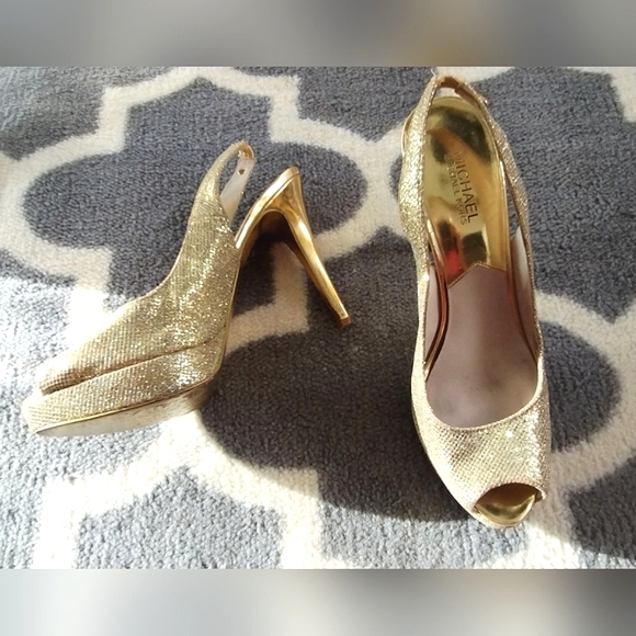 Michael Kors "York" Gold Glitter Peep Toe Slingbacks - Picture 9 of 15